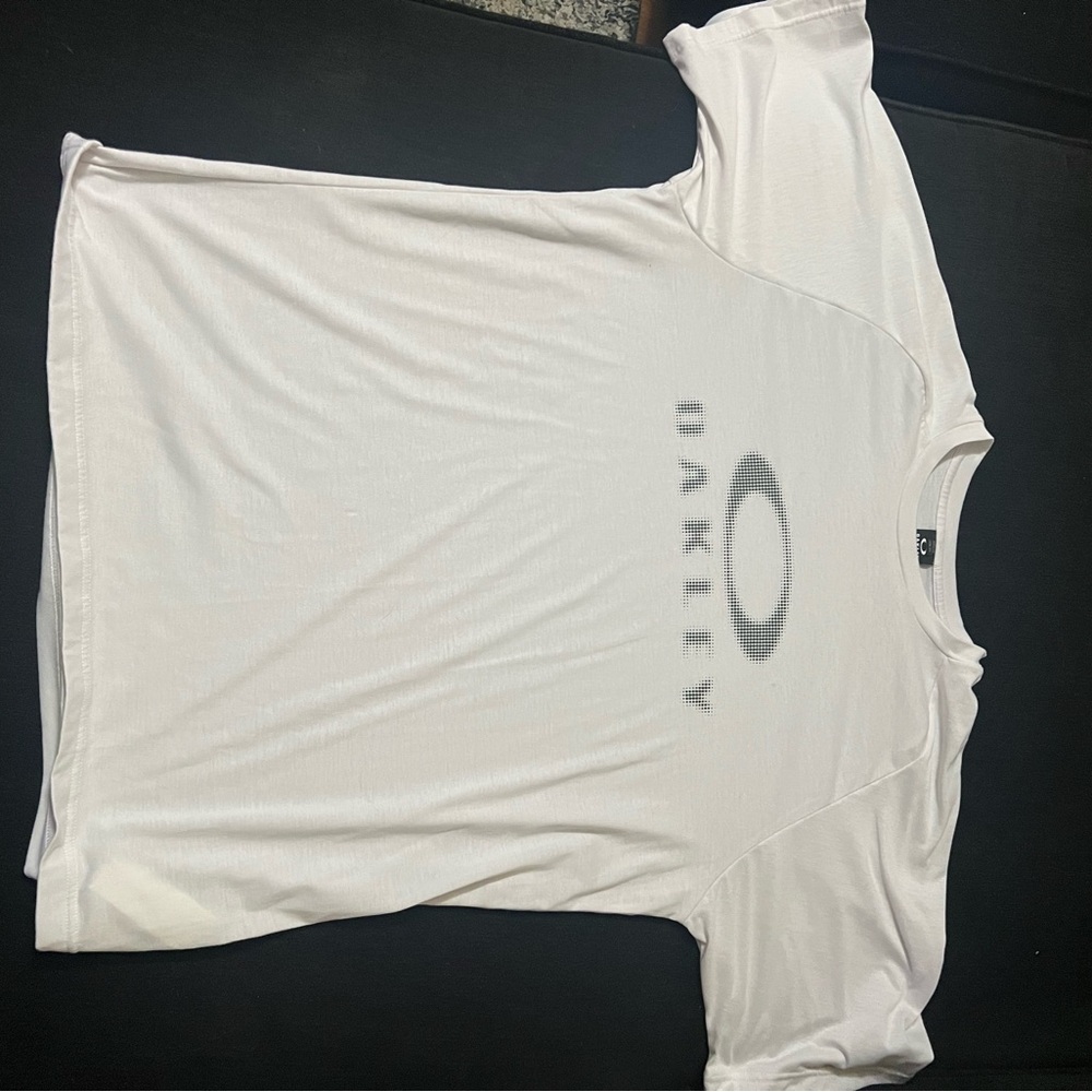 White Oakley T-shirt